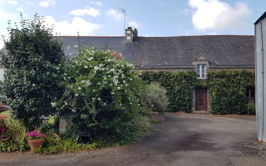 Stone house with outbuildings and shed on 3200 sqm of land