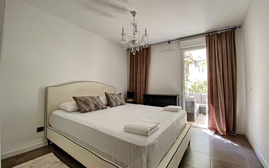 Cannes Palm Beach – 1-Bedroom Apartment with Garden – Residence with Swimming Pool