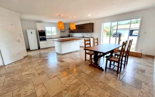 EAST OF BERGERAC, 2021 HOUSE WITH DOUBLE GARAGE AND LARGE GARDEN