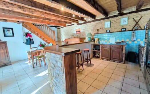 FANLAC, charming house with outbuidings