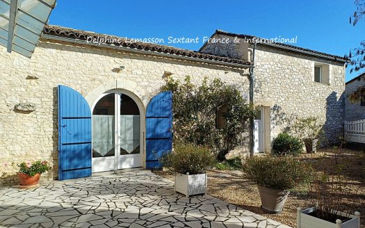 Character Stone House with mediterranean feel – Near Golf
