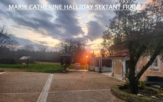 TASTEFULLY RESTORED FARMHOUSE COMPRISING 2 COTTAGES ON 6700 M2 OF LAND