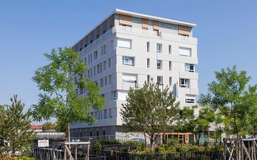 INVESTISSEMENT LOCATIF – ANNEMASSE – Résidence de Tourisme Nehô Suites – Porte de Genève – 6,98 % de rentabilité