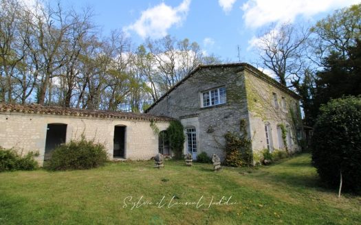 CHARMING HOUSE ON A 14,000 M2 PLOT