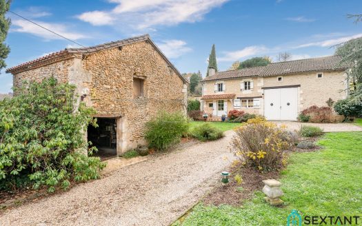 Charming stone-house, ideally located, swimming-pool, 3 to 4 bedrooms, office, outbuilding, 35047 sq feet of land.