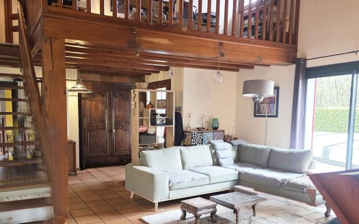 Biscarrosse – Basque-Inspired Property with Pool, Holiday-Home Appeal & Development Potential