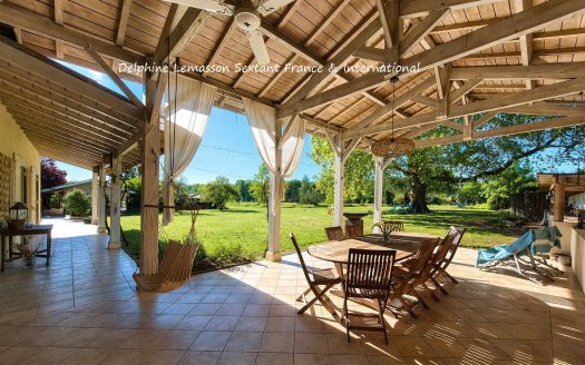 Stone property with pool, jacuzzi and independent annexe