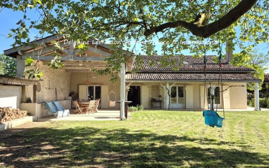 Stone property with pool, jacuzzi and independent annexe