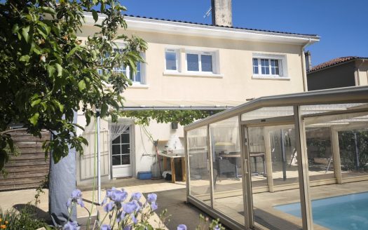 BERGERAC : HOUSE WITH INDOOR POOL