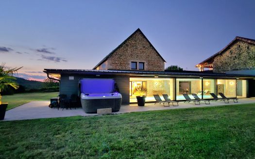 Exceptional Estate – Two Houses, Outbuildings & High End Amenities