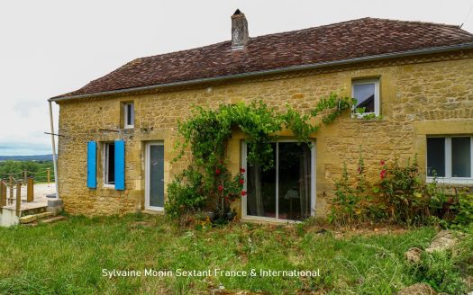 Detached stone house, quiet, nature and panoramic views