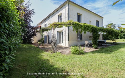 Charming property with independent accommodation, swimming pool, sauna and 1.4 hectares of land