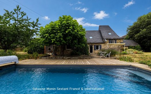 Charming renovated stone house with swimming pool and unobstructed views