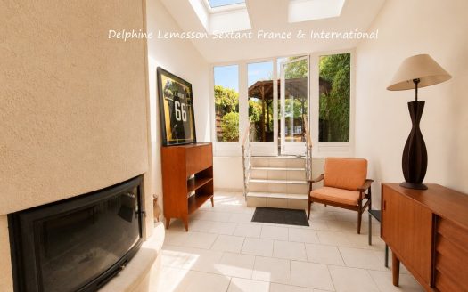WALK TO EVERYTHING, PRIVATE GARDEN –, 4 BEDROOMS , DIRECT TRAIN TO BORDEAUX