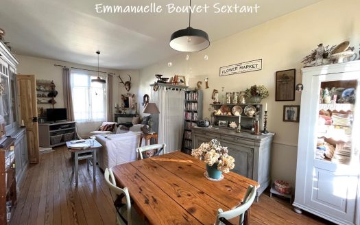 Rare in the town of Bergerac, nice quarter, charming city house, 5 bedrooms, 2 bathrooms, garden, pool and garage