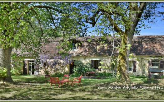Magnificent property with gites , big house, barn on 12 ha