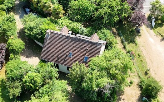 A rare opportunity in this highly sought-after area,4 bedrooms house