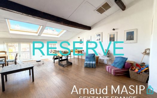 SPACIOUS 3-BED HOUSE, 2 BATHROOMS, CONVERTED LOFT, QUILLAN TOWN CENTRE, WITHIN WALKING DISTANCE OF AMENITIES
