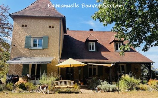 BERGERAC, beautiful perigourdine house, 202 sqm, 6 bedrooms, pool, garage, nice beautful fenced garden
