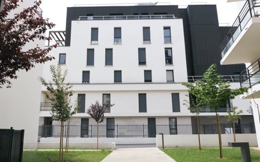 RENTAL INVESTMENT – ORLEANS – La Reine Blanche Student Residence – 5.33% return.
