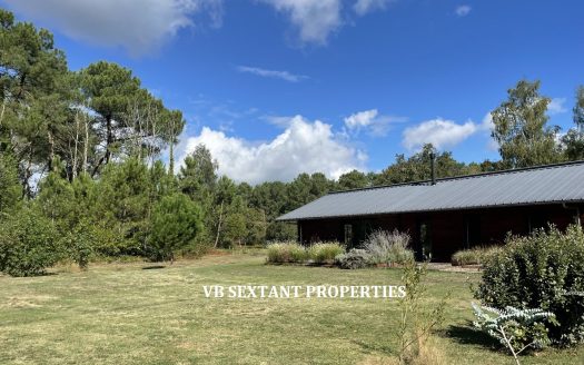 Bazas: charming 3-hectare property featuring a bright, energy-efficient home set in the heart of nature.