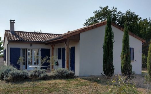 Nice bungalow near the golf