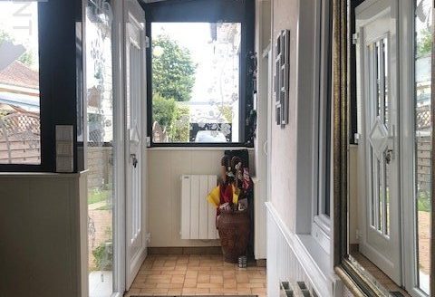 Single storey house