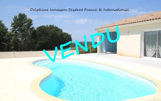 Villa with swimming pool