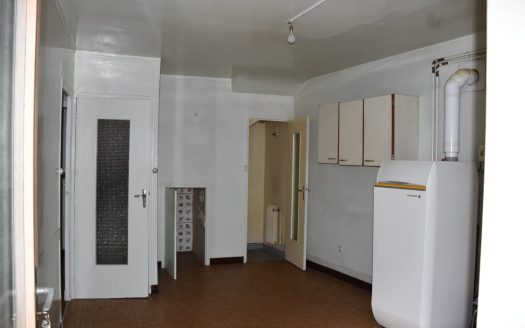 House to renovate in the city center