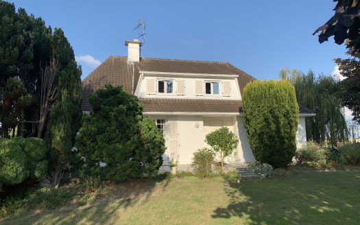 Beautiful house of 168 sqm 5 minutes from Neubourg