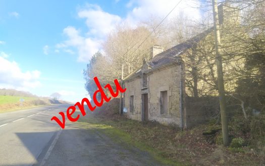 Pretty stone house to renovate