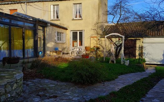 Epeigne Les Bois Village house 75sqm with enclosed garden