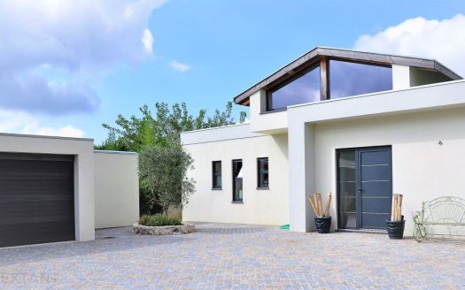 Wonderful architect's villa in Vence