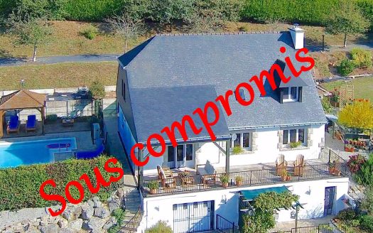4 bedroomed property, with garden flat and heated pool