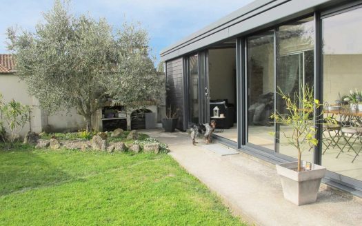 Contemporary house, 6 rooms, 165 sqm