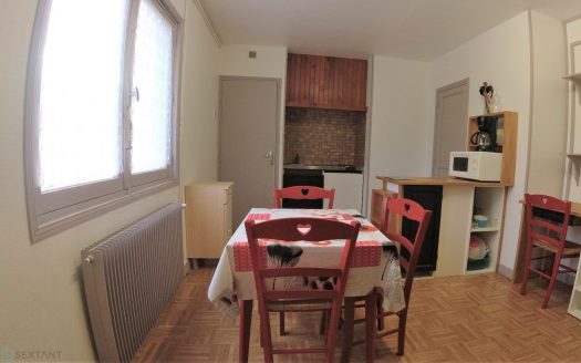 Apartment building in full ownership – 4 furnished apartments T1 BIS