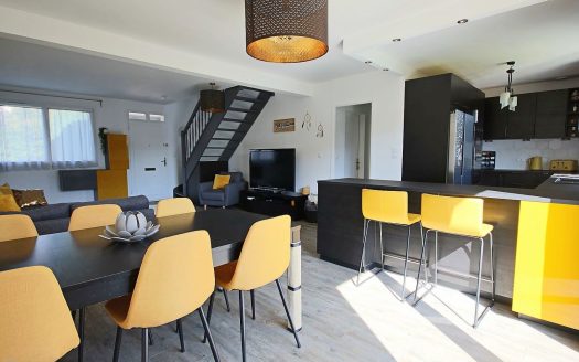 Charming house and very good quality of services, very sought after area