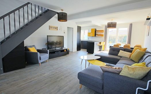 Charming house and very good quality of services, very sought after area