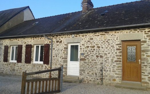 Pretty village house adjoining by a garage at the end of a dead end