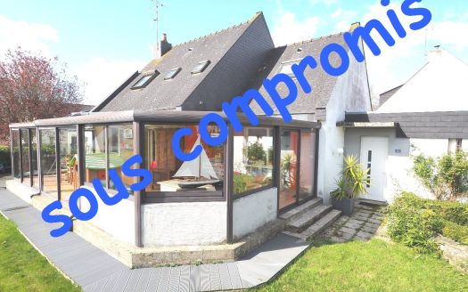 5 bedroom house and 25 sqm office with independent access