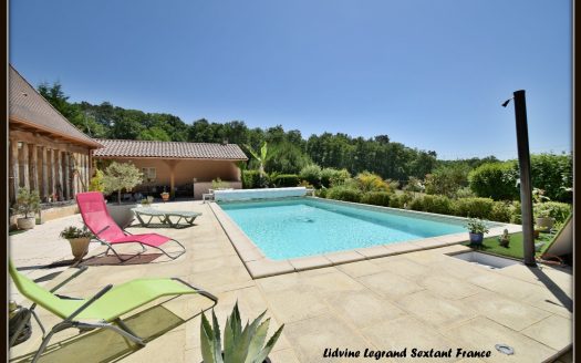 Bergerac 15 km magnificent house of 250 sqm with swimming pool on 2500 sqm of land