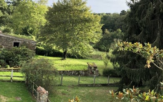 HOUSE OF 238M² ON A LAND OF 2.5 HA