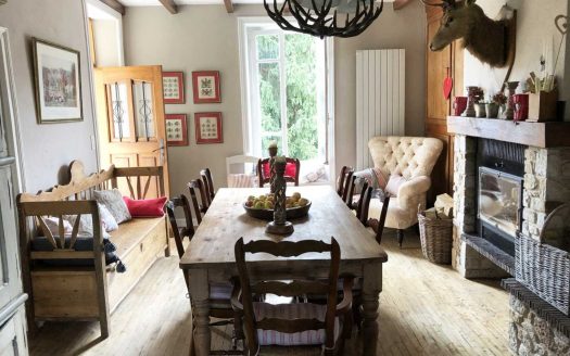 HOUSE OF 238M² ON A LAND OF 2.5 HA