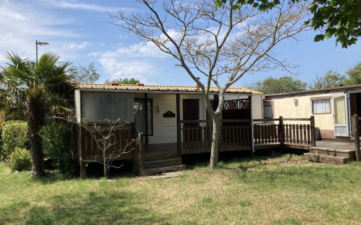 Recreation area with mobile home