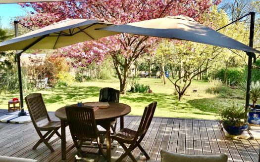 Charming house with garden in the center of Andrésy