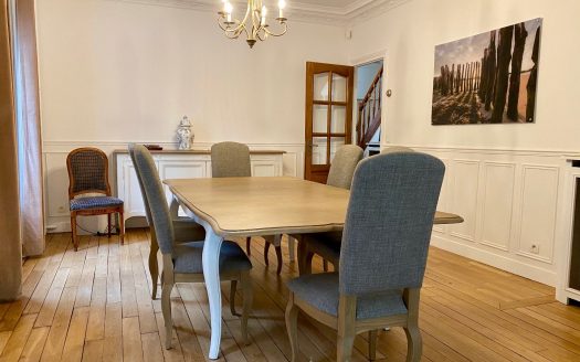 Charming house with garden in the center of Andrésy