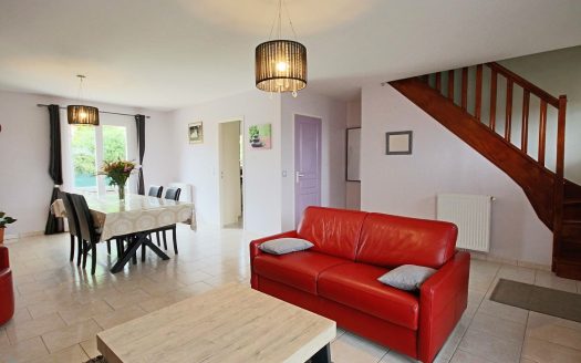 Great opportunity, detached house ideally placed
