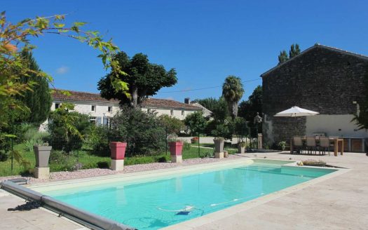 Charentaise 10 rooms 336 sqm
