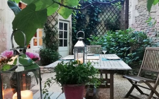 Mansion of 195 sqm with garden
