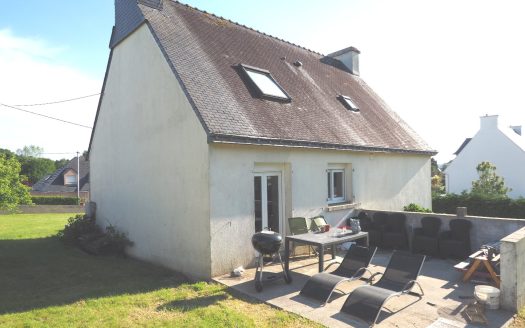 4 bedroom house + small office on full basement